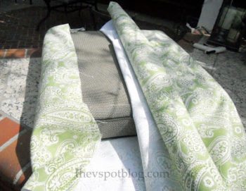 How to temporarily recover furniture cushions