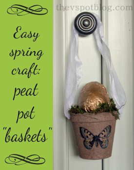 An easy spring craft: golden eggs in peat pot “baskets”