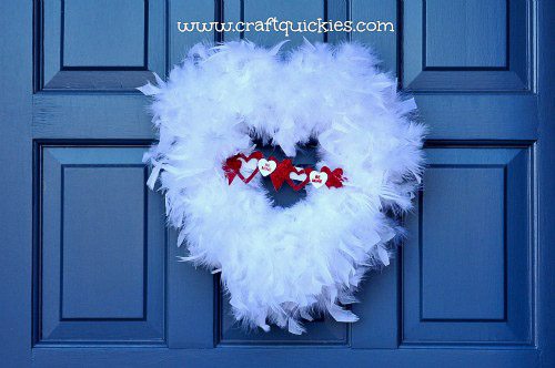 Valentines-Day-Feathered-Heart-Wreath-3