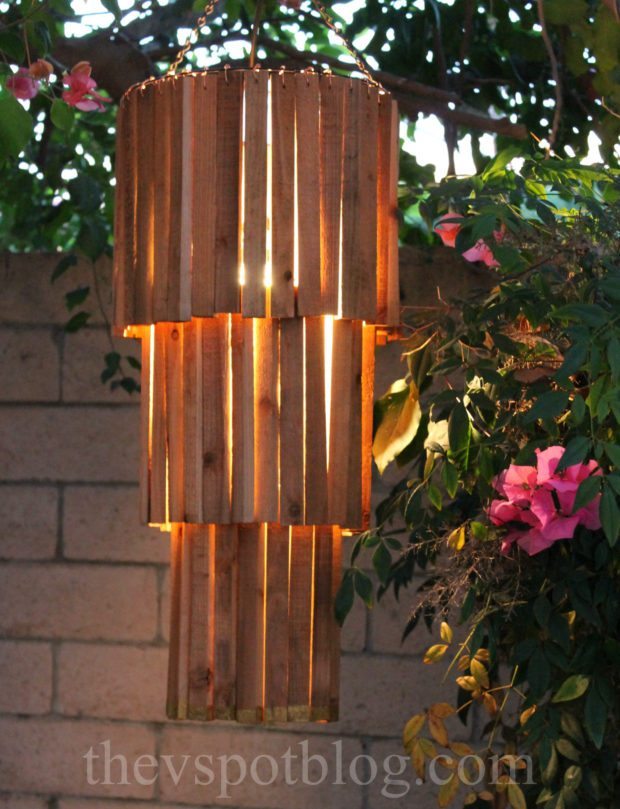 outdoor-rustic-chandelier